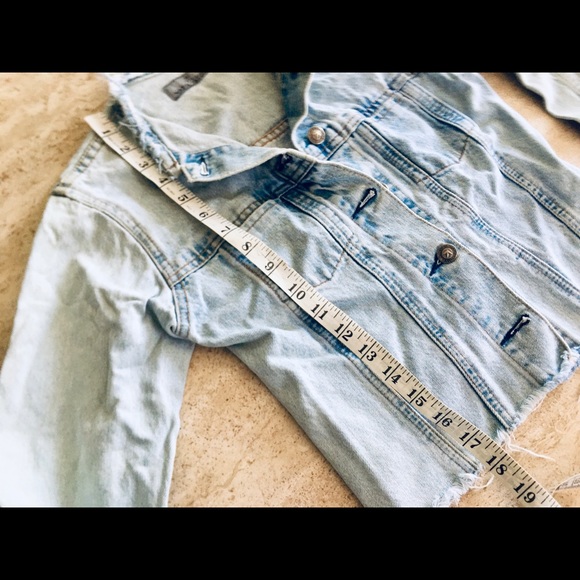 💙Maria Vazquez Jean Jacket💙 - Picture 5 of 7